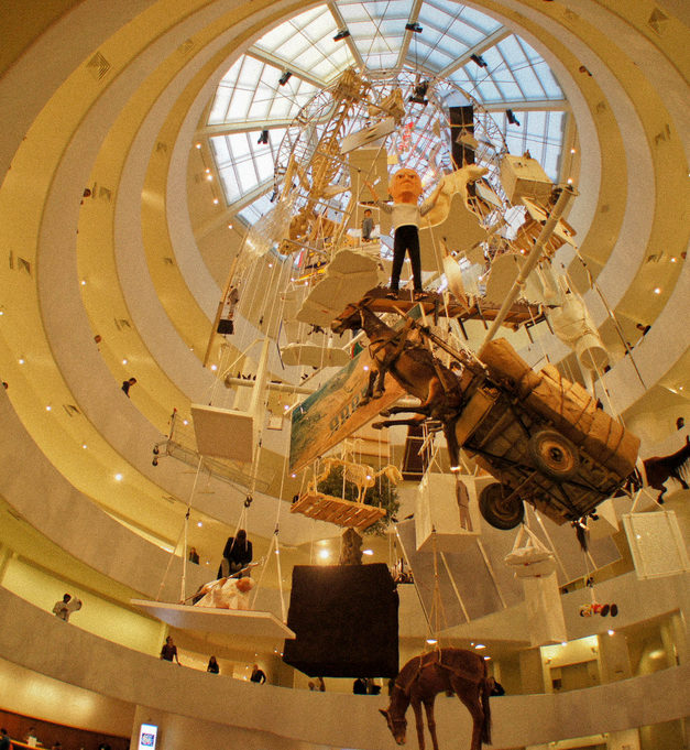 Papst mit Pferden im Guggenheim