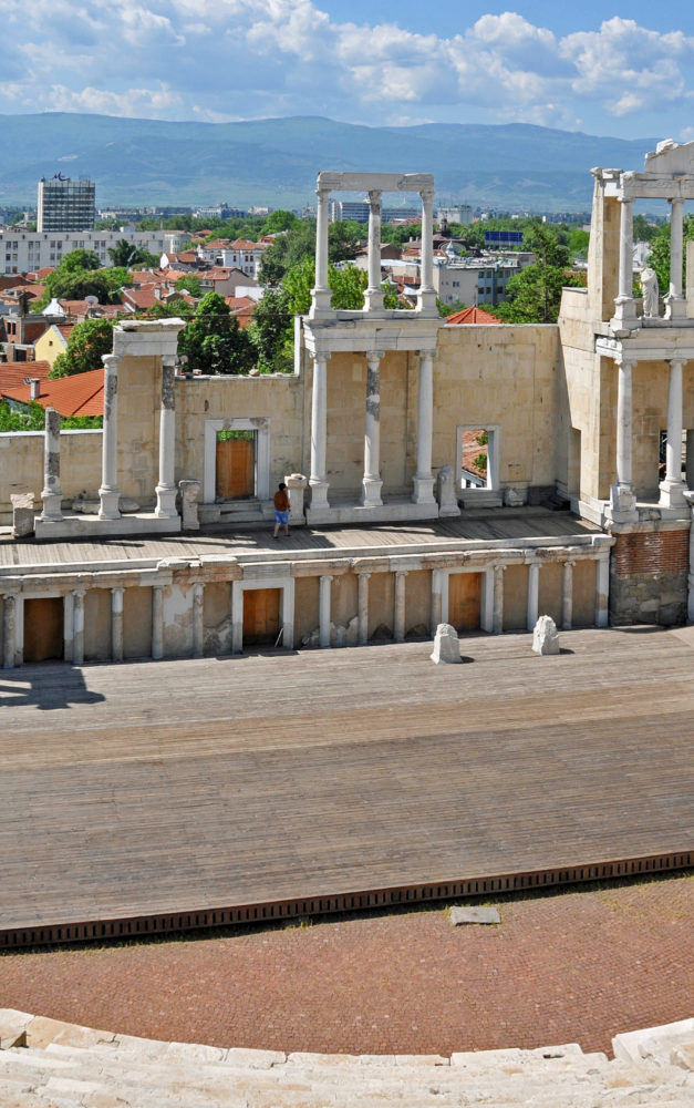 Ein Amphitheater, Weine und Rosenöl